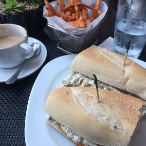 Emparedado de chicken salad