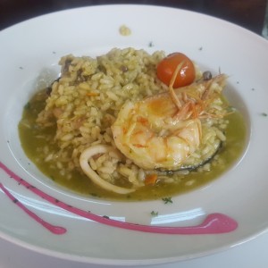 Risotto frutti di mare en salsa verde