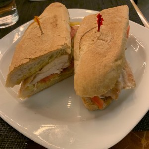 Emparedados de Pollo Tradicional 