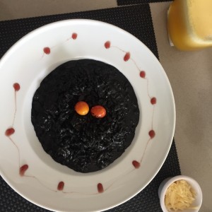 Arroz negro con camarones