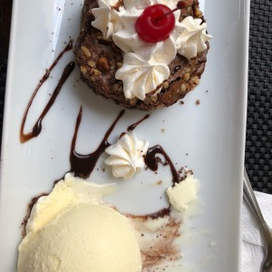 brownie con helado