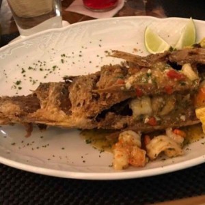 pargo entero frito