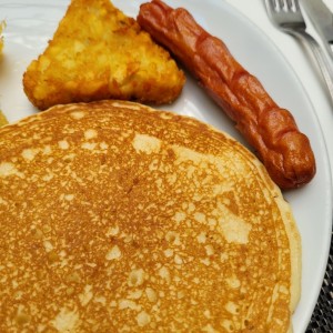 Pancakes y salchicha