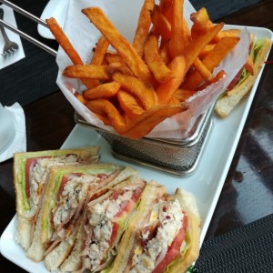 club sandwich con camote