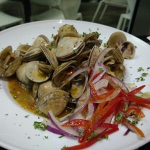 Entrantes calientes - Almejas al ajillo