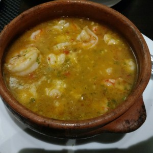 Cazuela de camarones al ajillo