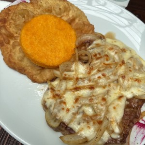 Bistec de Res con Queso gratinado