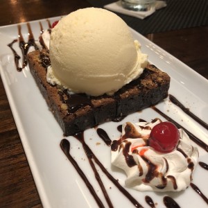 Brownie con helado