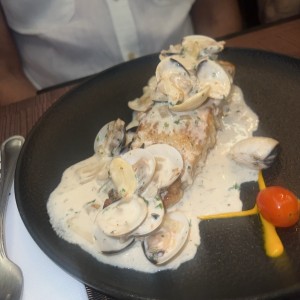 Corvina con Almejas Tío Pepe