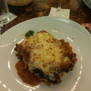 Lasagna de carne gratinada