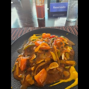 Bacalao con salsa criolla