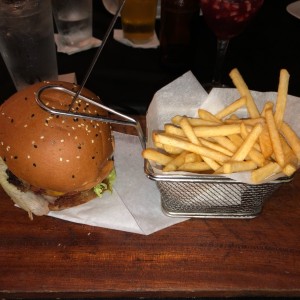 Nuestra Burger al ron abuelo