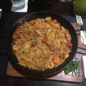 Fideua con camarones