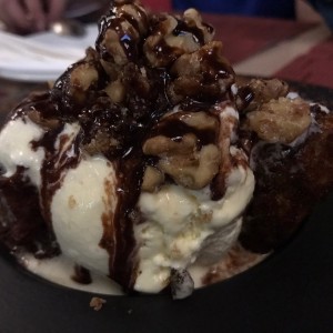 banana tempurizado con helado de vainilla