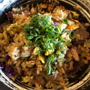 Yakimeshi de carne