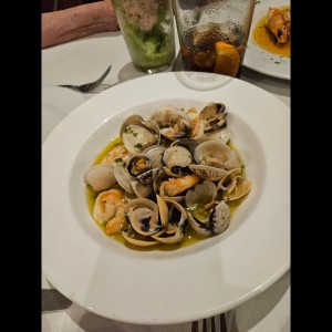 almejas y camarones 