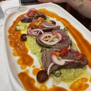 Meloso de aguacate con filete