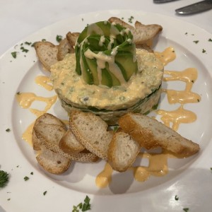 Timbal de langosta con aguacate