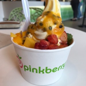 Passionfruit, con topping de fresa, mango, kiwi y Maracuya por supuesto.