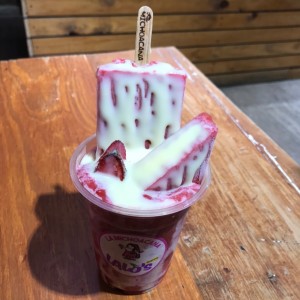 fresa con leche condensada