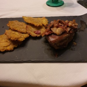 filete angus con patacones