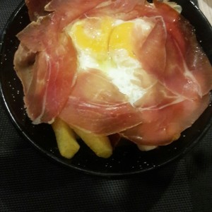 Huevos rotos con jamon