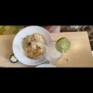 Pastas - Alfredo con Camarones