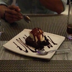 Postres - Brownie con Helado
