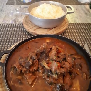 Strogonoff de Res con pasta a la crema