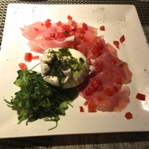 Ensaladas - Burrata Especial