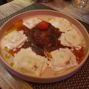 Carne con Raviolis
