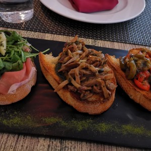 Antipasti - Bruschetta Benevento