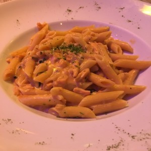 Penne con Salmon y Zuchinni