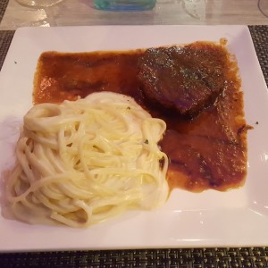 Extracotto de res con linguini a las 4 quesos