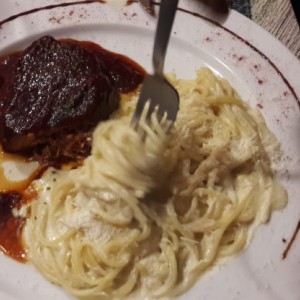 Pasta en 4 quesos con lomo