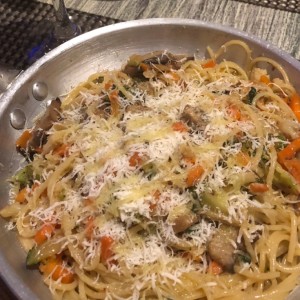 Fetuccine, Penne y/o Espaguetti A la Crema, Aurora