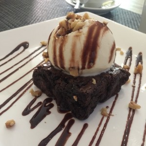 Postres - Brownie con Helado