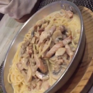spaguetti armado! 3 quesos, pollo y hongos!