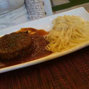 Ossobuco de Res con Linguini a la Crema