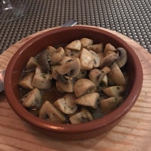 hongos al Ajillo