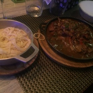 Strogonoff de Res con pasta a la crema