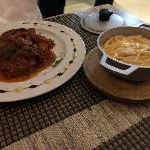 Ossobuco de Res con Linguini a la Crema