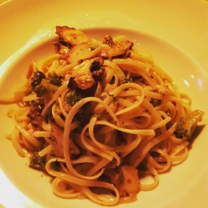 Linguinis con pulpo y brocoli