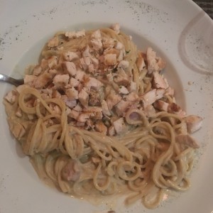 Fettuccine a la Strega con pollo
