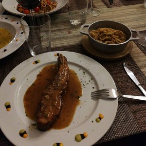 RACK DE CERDO AL GRILL