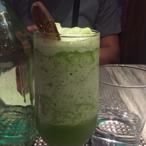 Limonada con hierba buena