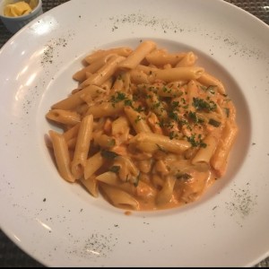 Penne con Salmon y Zucchinni