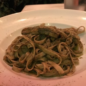 Fettuccine al pesto
