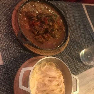 Strogonoff de Res con pasta a la crema
