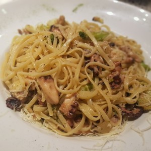 Fetuccinu con Pulpo y Brocoli